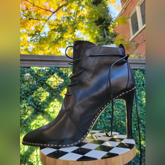 BCBGeneration Haxah Bootie - Picture 4 of 6